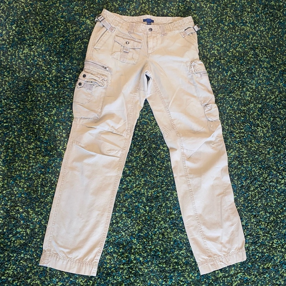 SOLD Women's GAP Vtg Y2K 90’s Khaki Cargo Pants Size 2 Great Condition